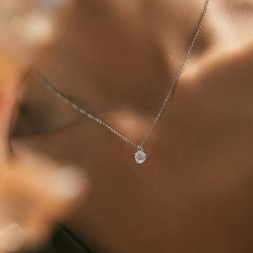 ETHEREA® 1 Carat Prong Setting Moissanite Necklace